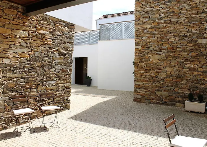 Casal Da Porta - Quinta Da Porta Couette-café Mirandela